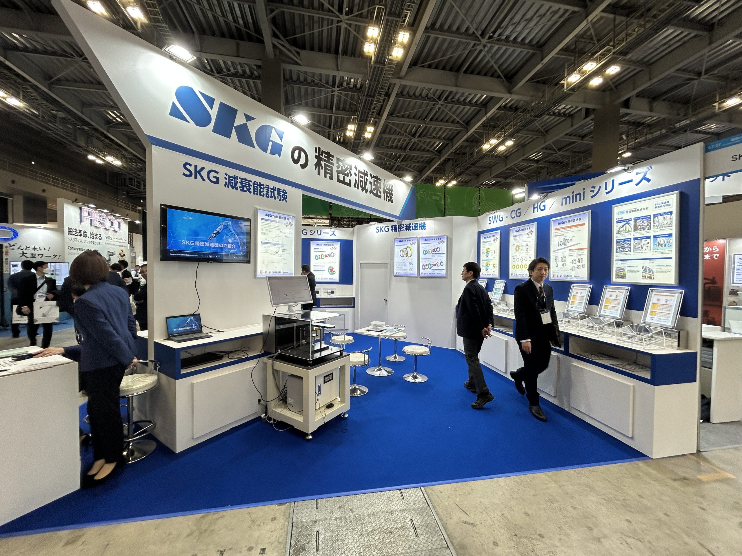 「2025国際ロボット展」のSKG社様展示ブースに当社の減速機付き中空軸モータが展示されました